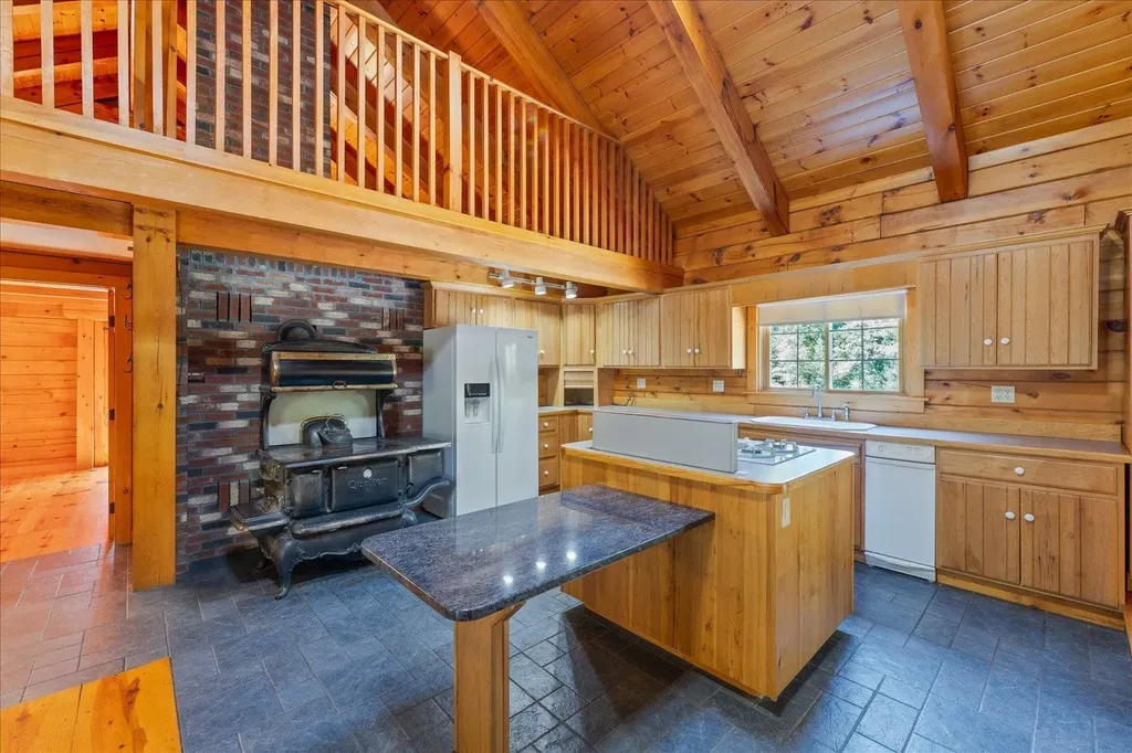 196 Whitcomb Road Swanzey NH 03446