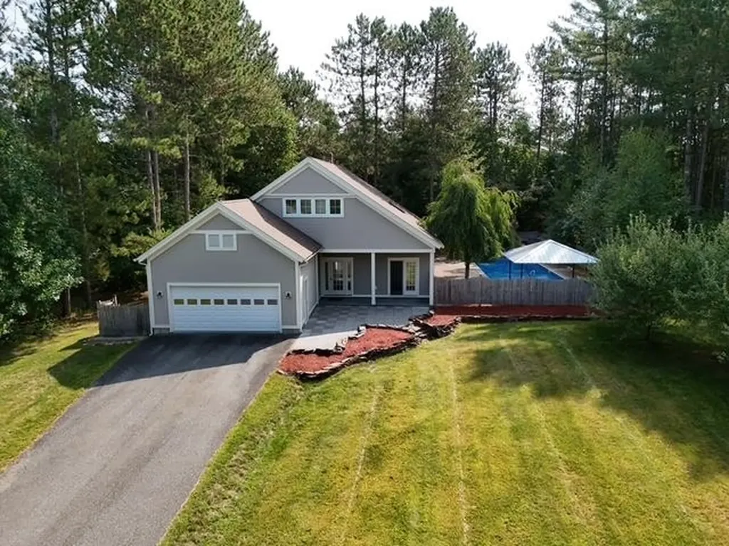 20 Cherry Lane Newport City VT 05855