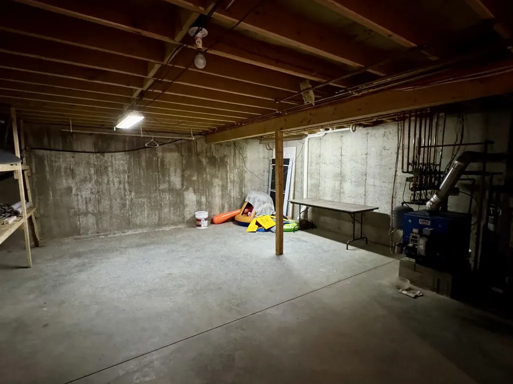 20 Cherry Lane Newport City VT 05855