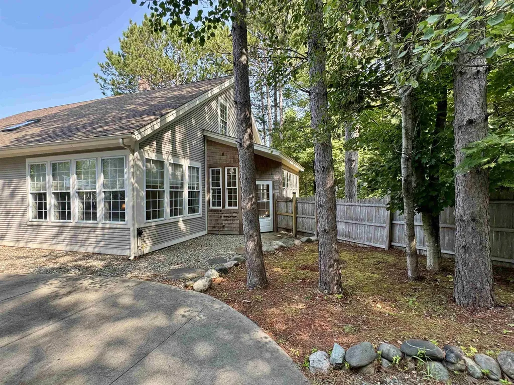 20 Cherry Lane Newport City VT 05855