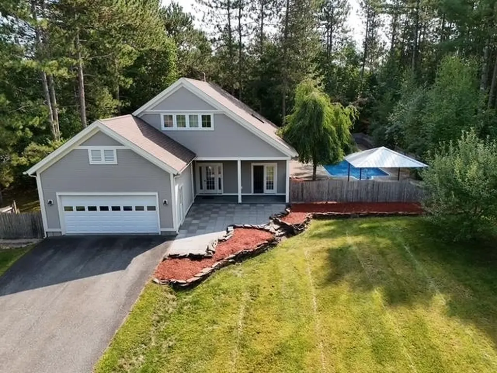 20 Cherry Lane Newport City VT 05855