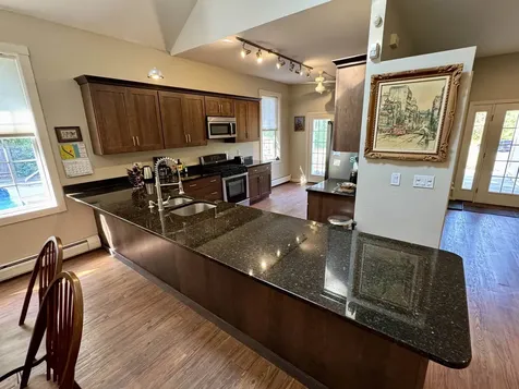 20 Cherry Lane Newport City VT 05855