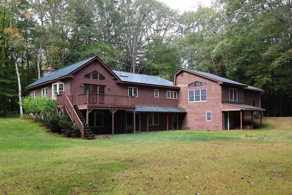 41 Woodlawn Drive Hartford VT 05001