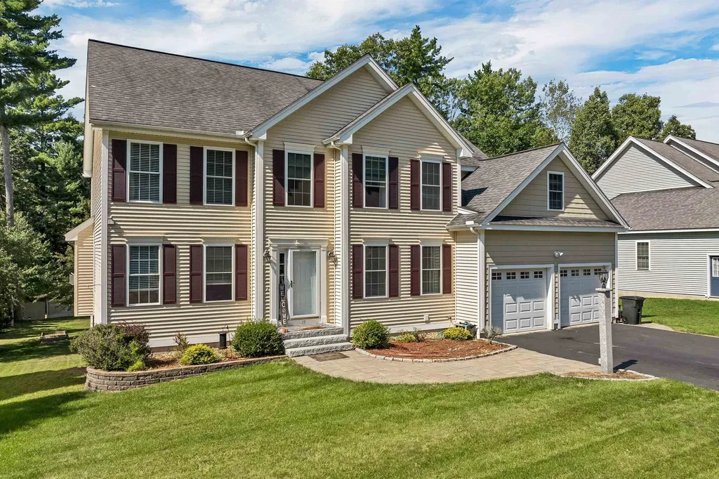 15 Nathan Hale Lane Merrimack NH 03054