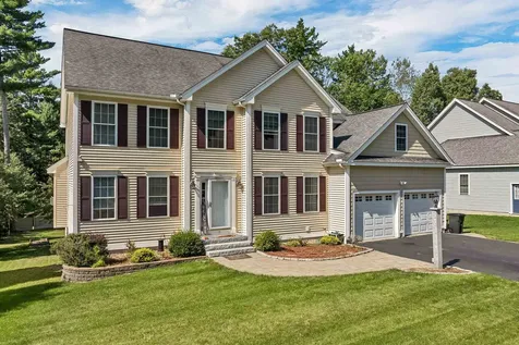 15 Nathan Hale Lane Merrimack NH 03054
