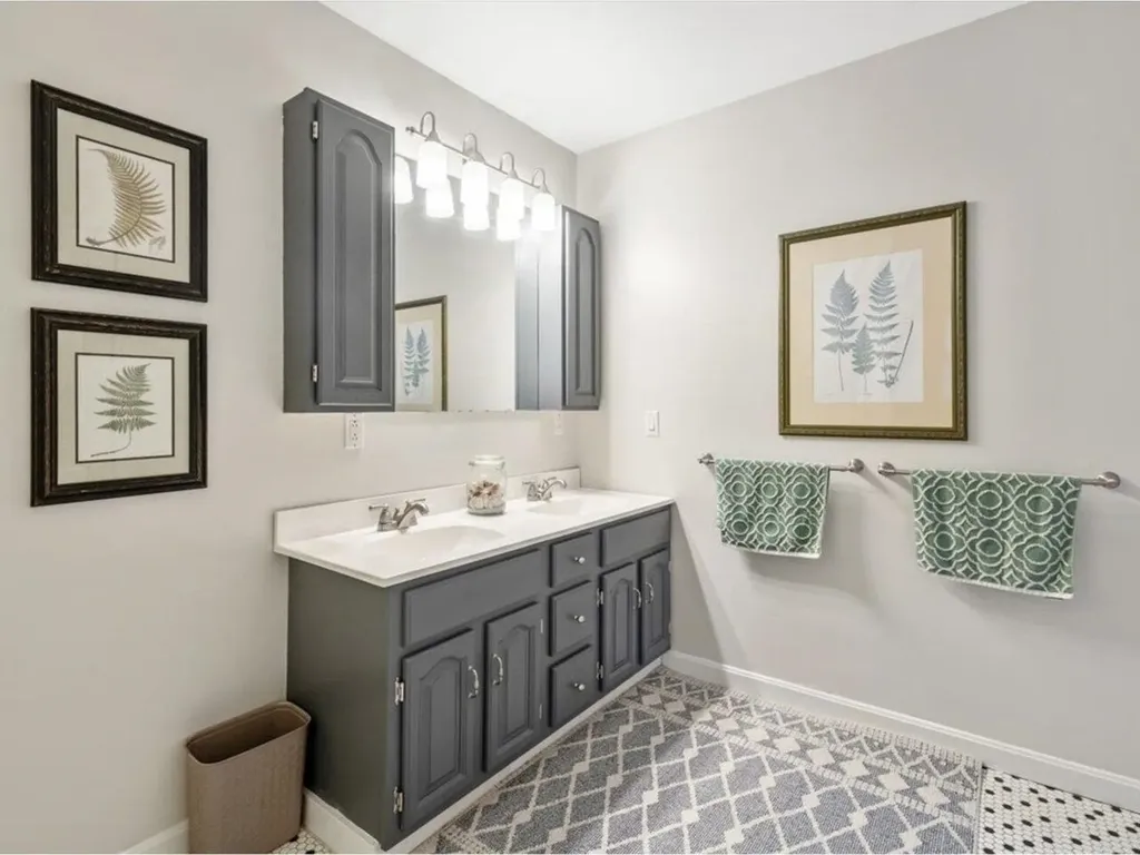 53 Kirker Drive Georgia VT 05478