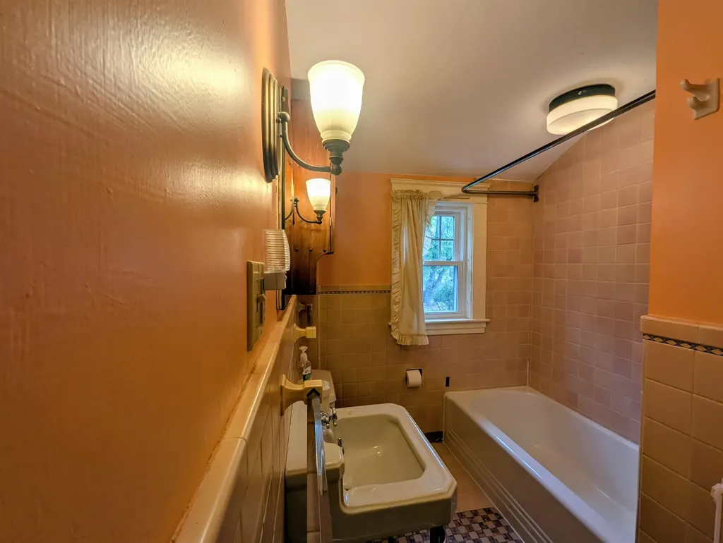 46 Ridge Avenue Claremont NH 03743