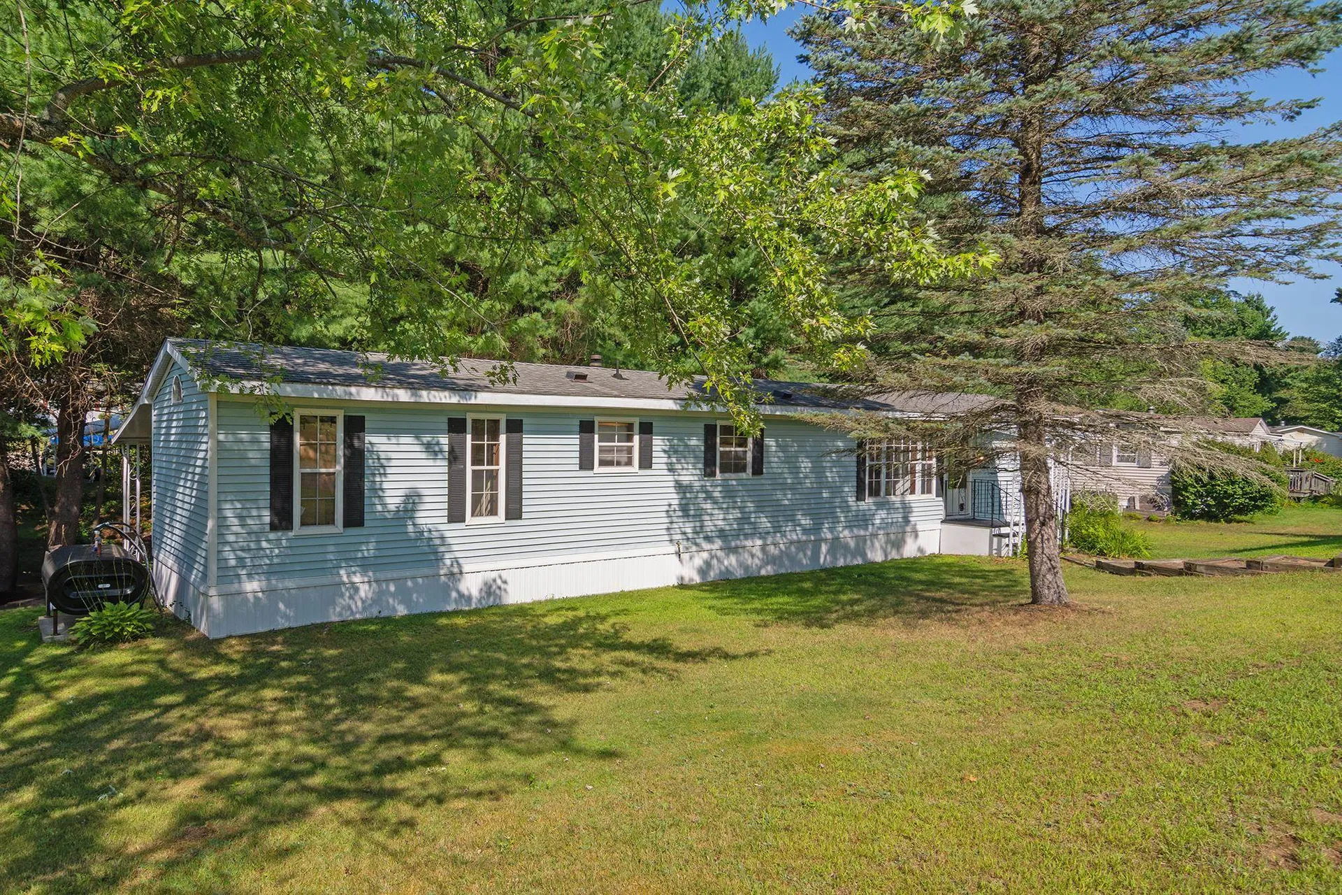 4 Kyle Avenue Hooksett NH 03106