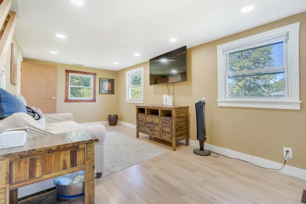 93 Old Dover Point Road Dover NH 03820