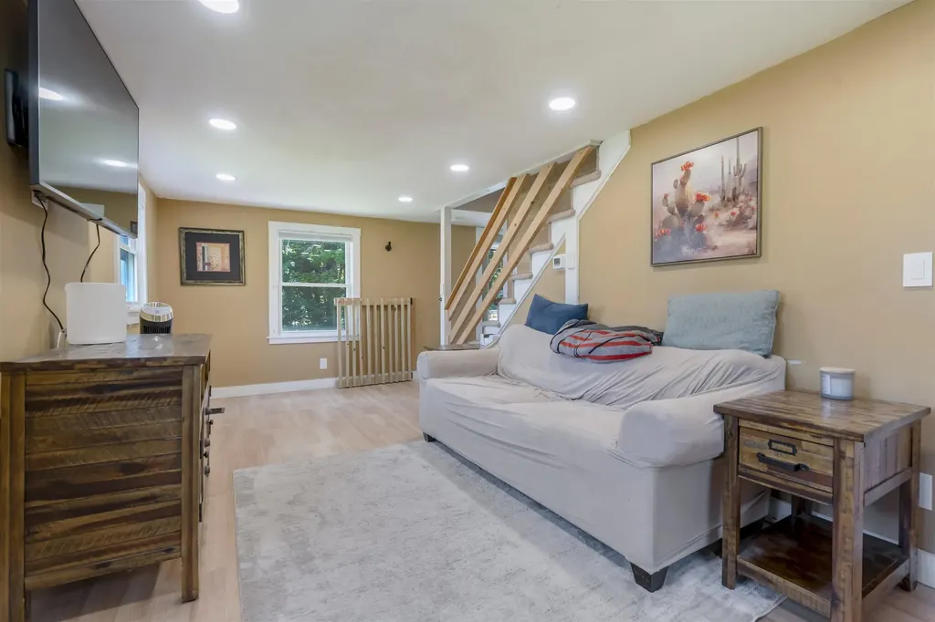 93 Old Dover Point Road Dover NH 03820