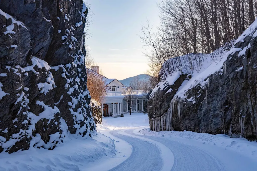 189 Upper Springs Road Stowe VT 05672