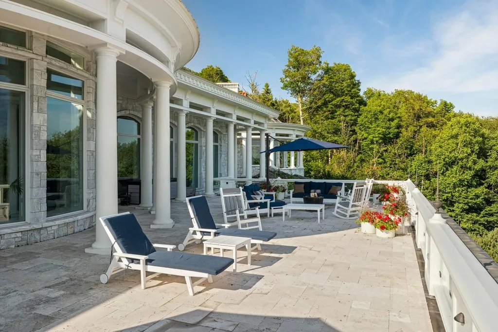 189 Upper Springs Road Stowe VT 05672