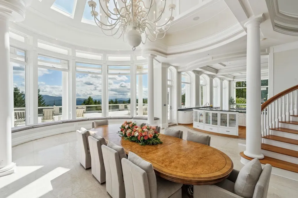 189 Upper Springs Road Stowe VT 05672