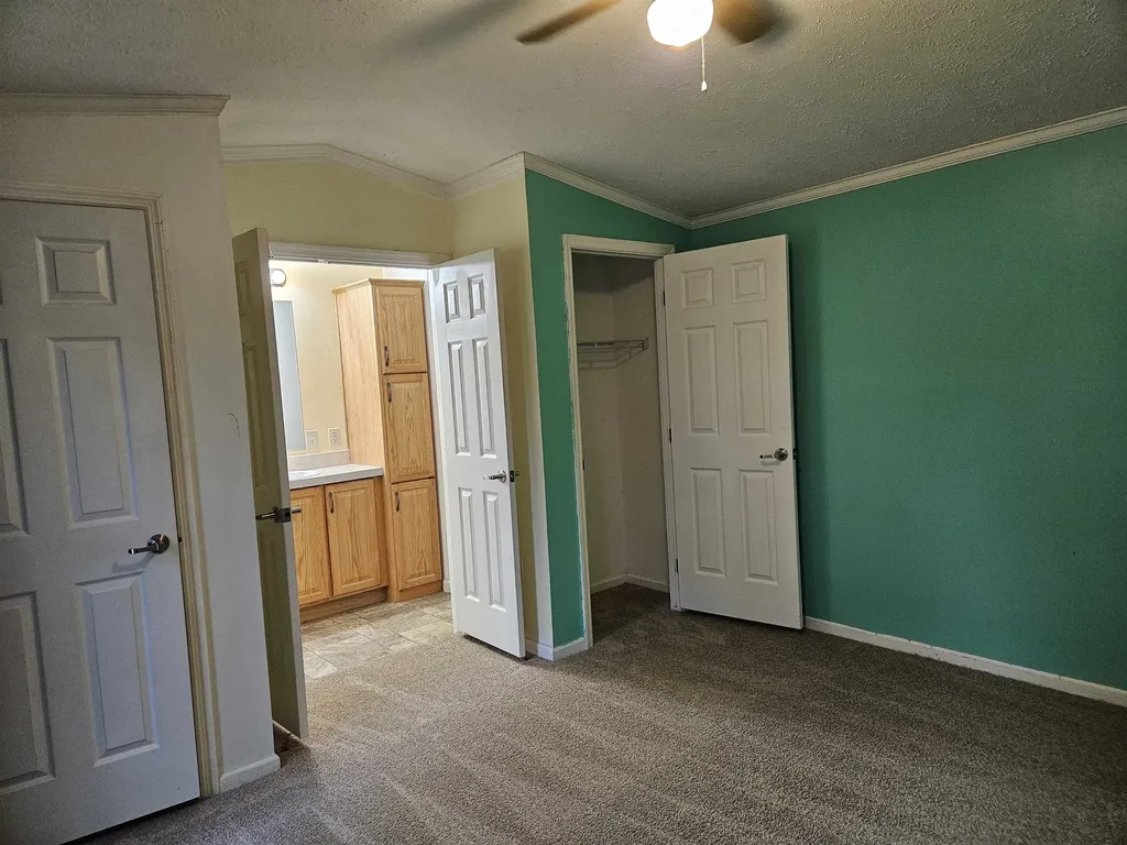 21 Brandon Place Claremont NH 03743