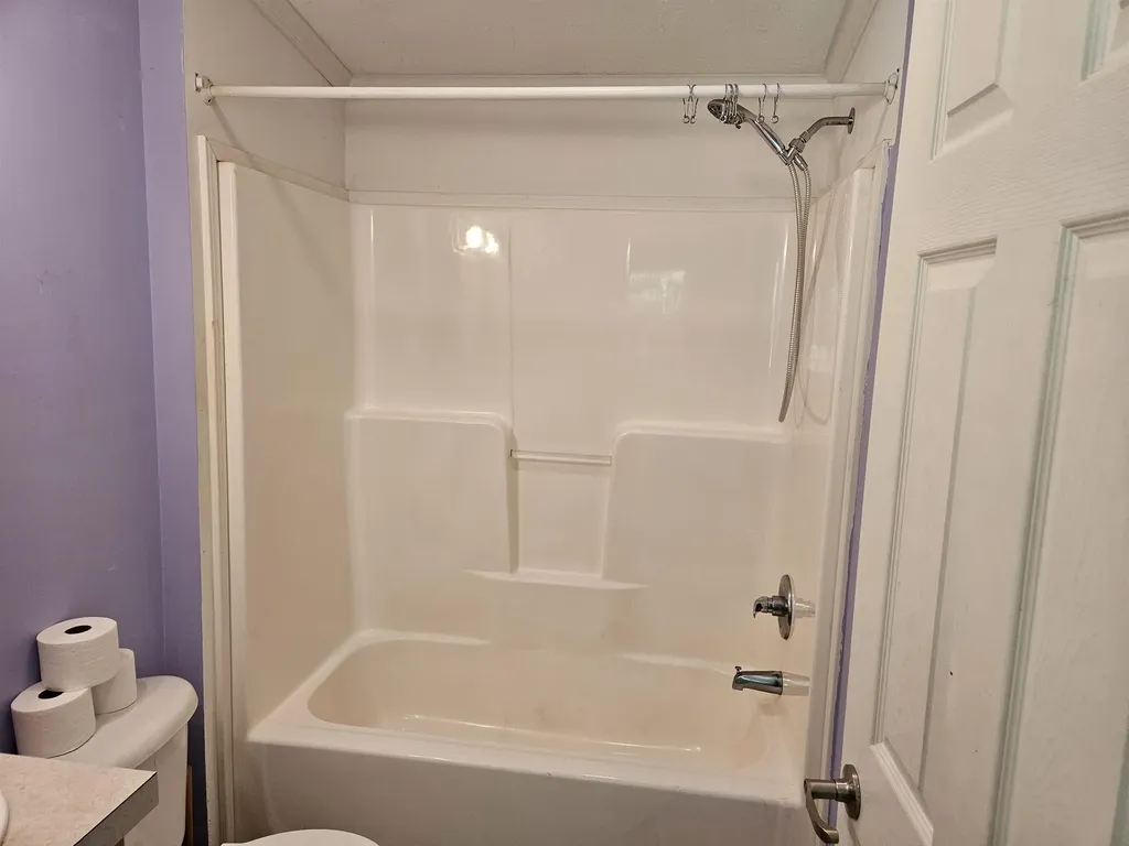 21 Brandon Place Claremont NH 03743