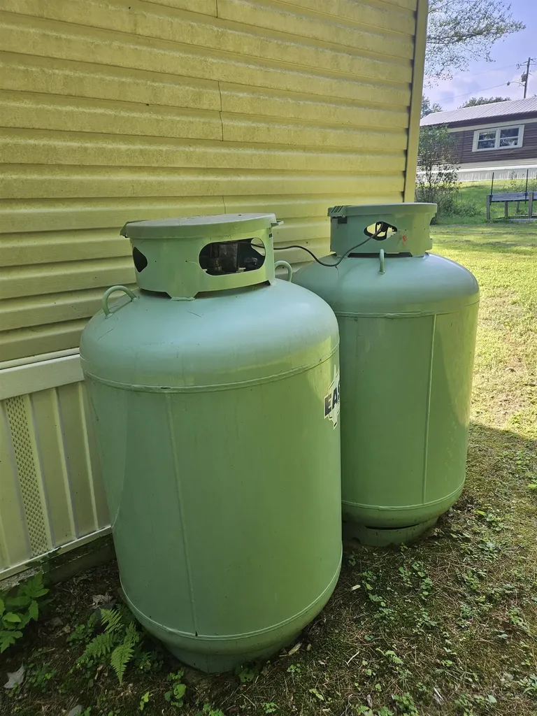 21 Brandon Place Claremont NH 03743