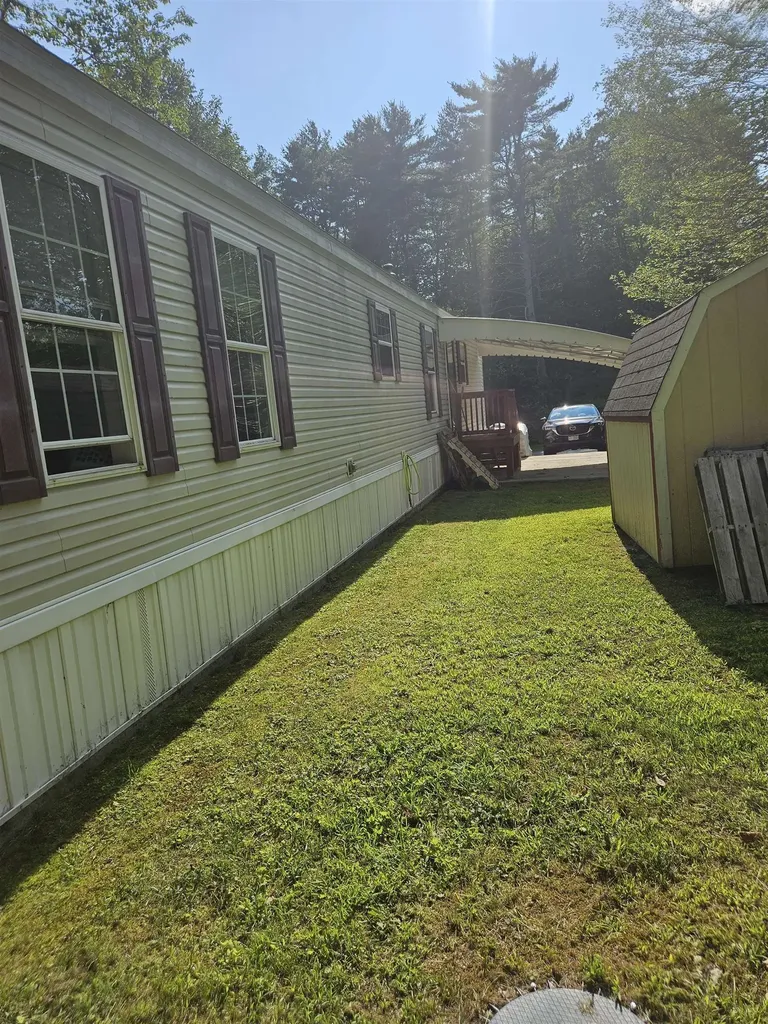21 Brandon Place Claremont NH 03743