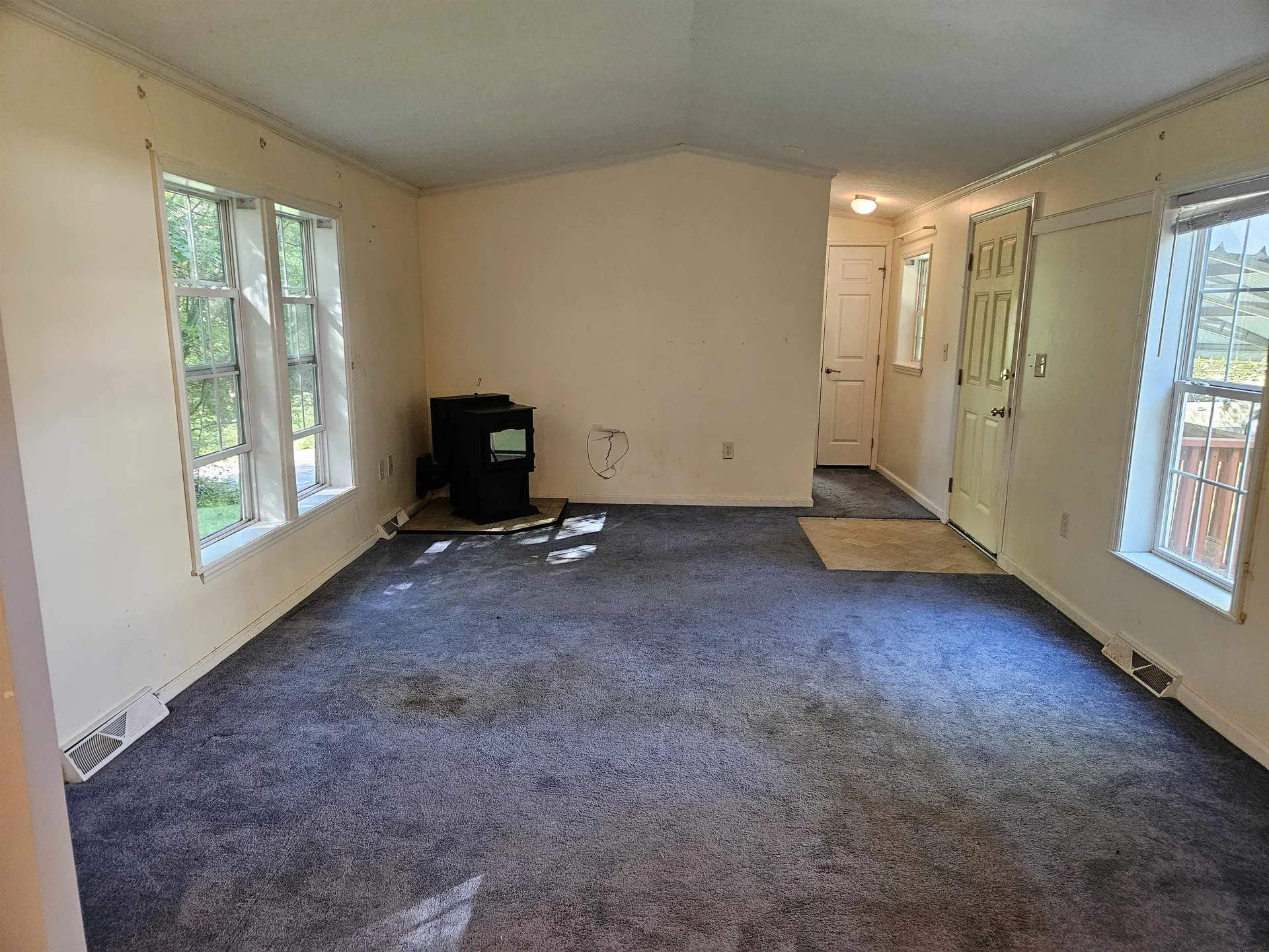 21 Brandon Place Claremont NH 03743