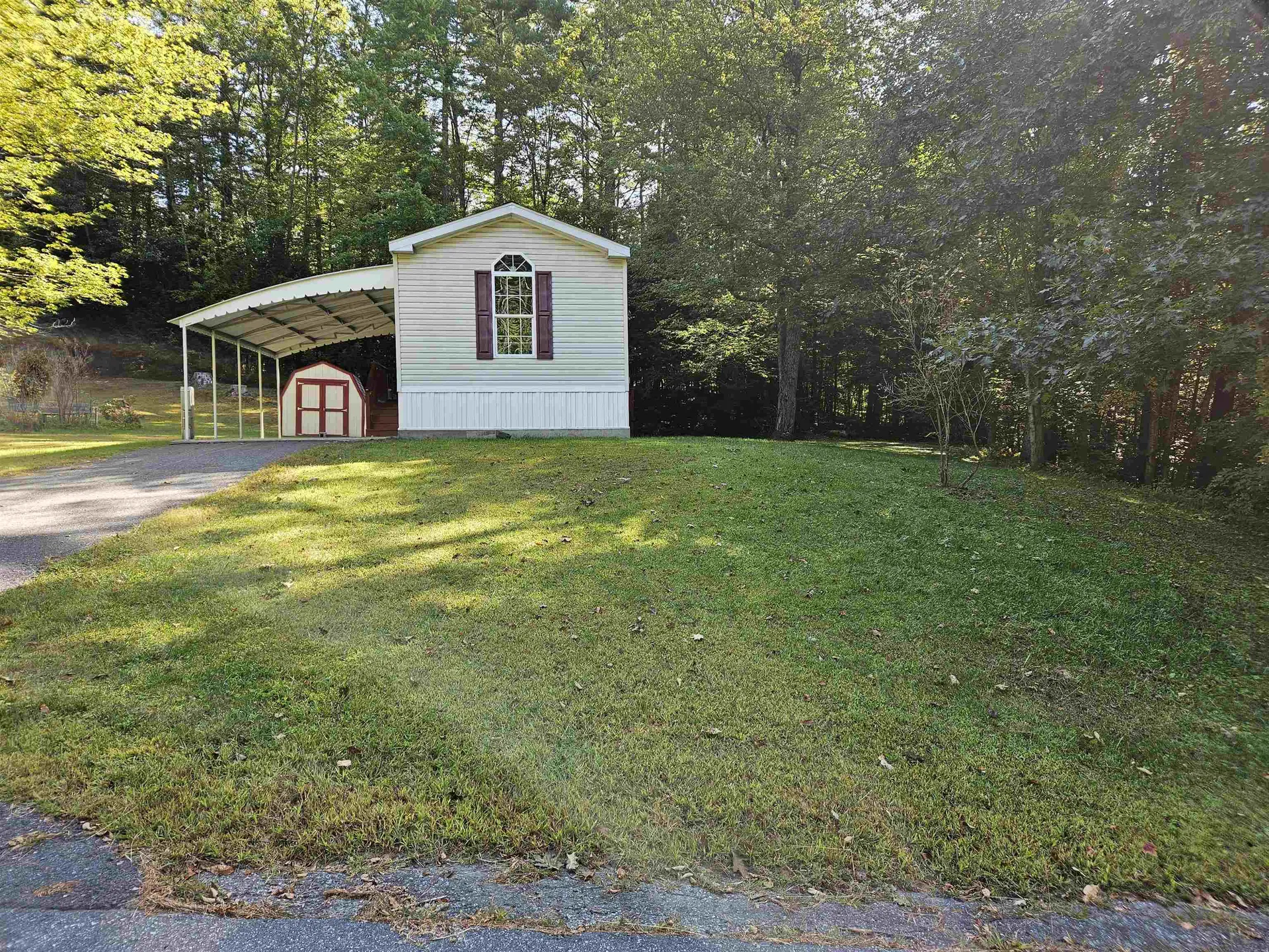 21 Brandon Place Claremont NH 03743