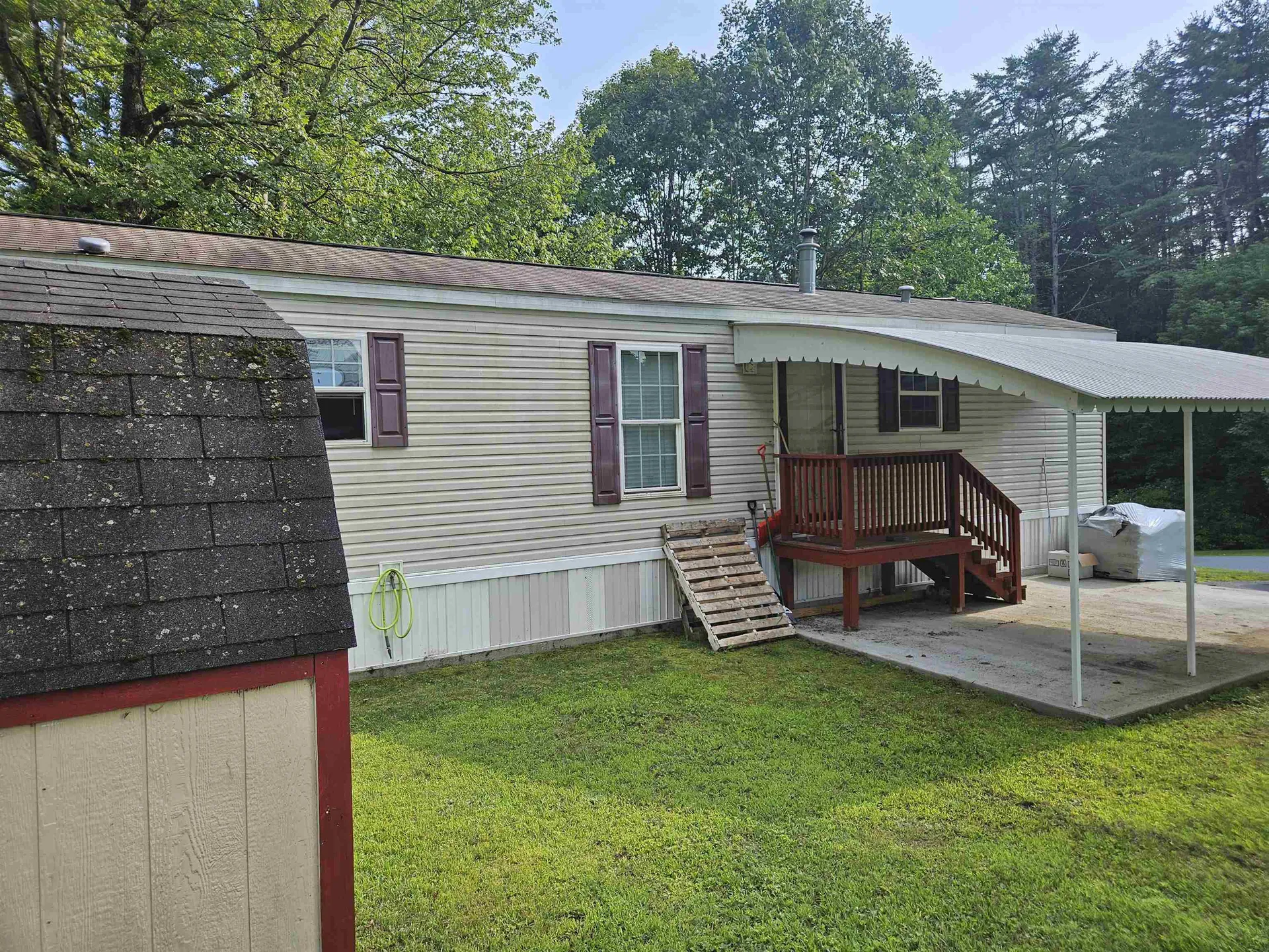 21 Brandon Place Claremont NH 03743