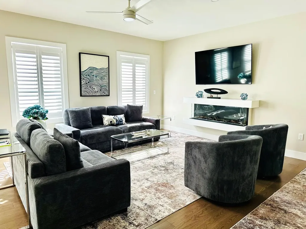 1 Elise Avenue Londonderry NH 03053