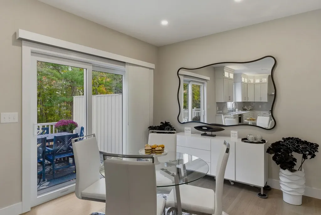 1 Elise Avenue Londonderry NH 03053