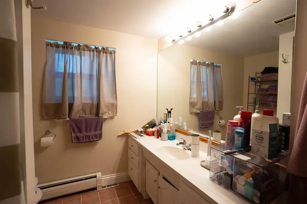 101 Macrae Road Colchester VT 05446