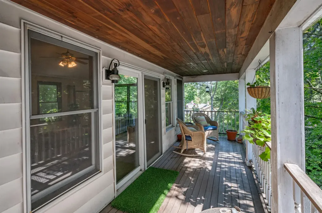 73 Berkeley Street Nashua NH 03064-1939