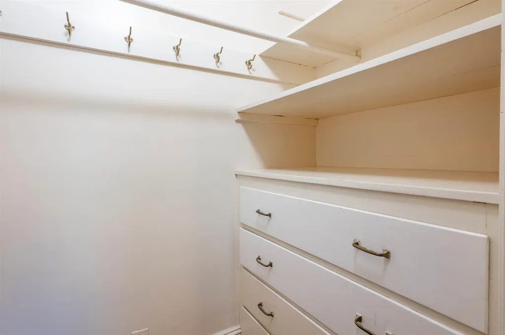 73 Berkeley Street Nashua NH 03064-1939