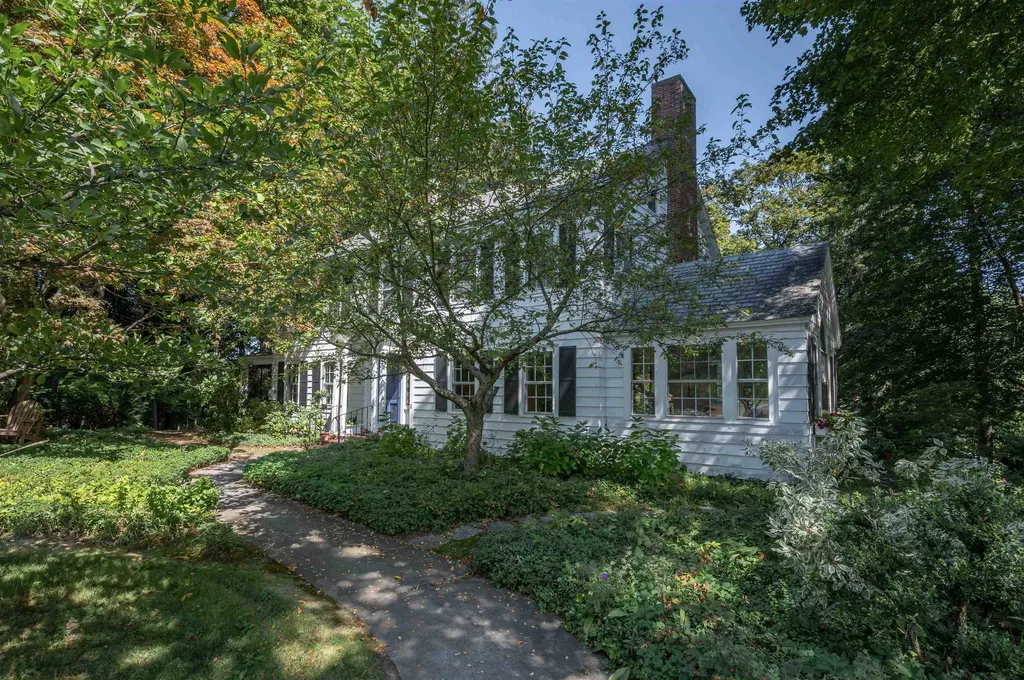 73 Berkeley Street Nashua NH 03064-1939