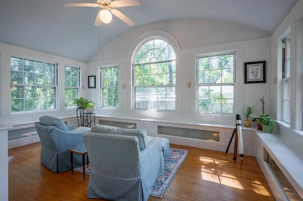 73 Berkeley Street Nashua NH 03064-1939