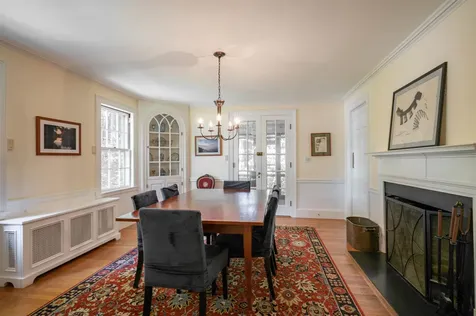 73 Berkeley Street Nashua NH 03064-1939