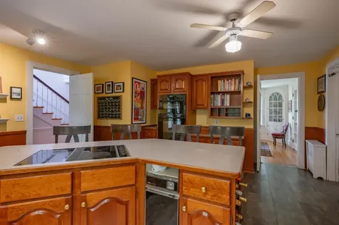 73 Berkeley Street Nashua NH 03064-1939