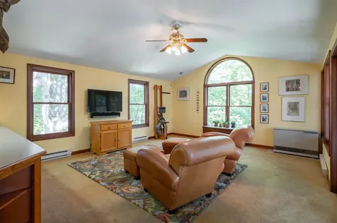 73 Berkeley Street Nashua NH 03064-1939