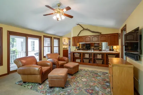 73 Berkeley Street Nashua NH 03064-1939