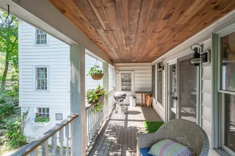 73 Berkeley Street Nashua NH 03064-1939