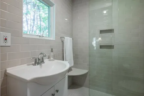 73 Berkeley Street Nashua NH 03064-1939