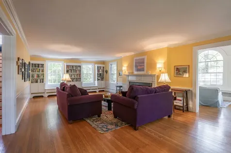 73 Berkeley Street Nashua NH 03064-1939