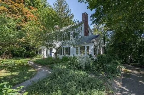 73 Berkeley Street Nashua NH 03064-1939