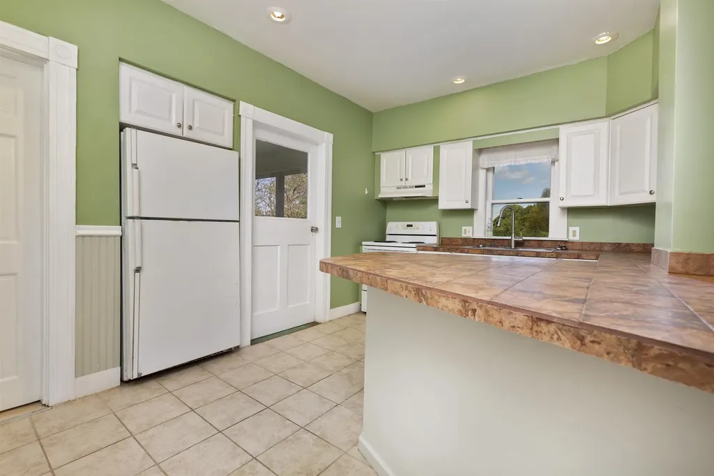 207 River Road Lyme NH 03768