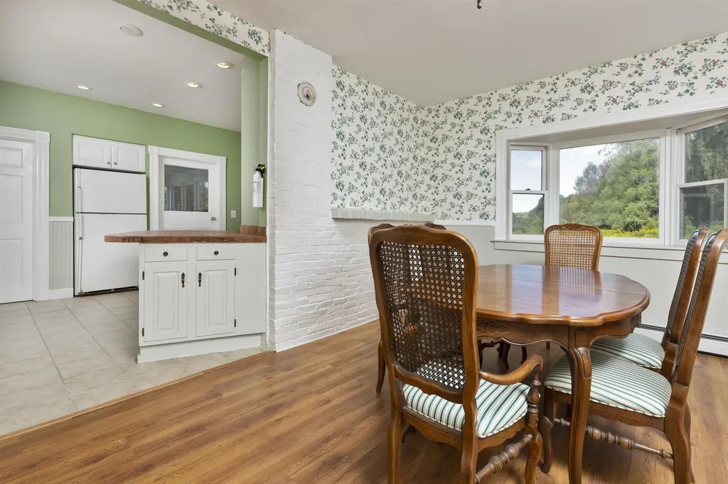 207 River Road Lyme NH 03768