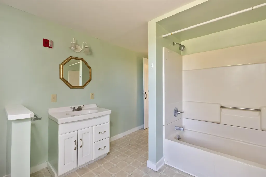 207 River Road Lyme NH 03768