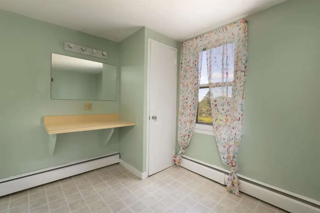 207 River Road Lyme NH 03768