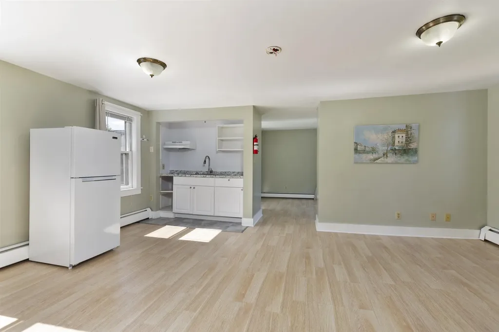 207 River Road Lyme NH 03768