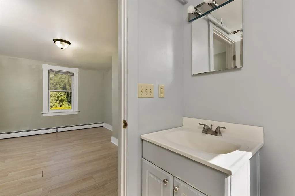 207 River Road Lyme NH 03768