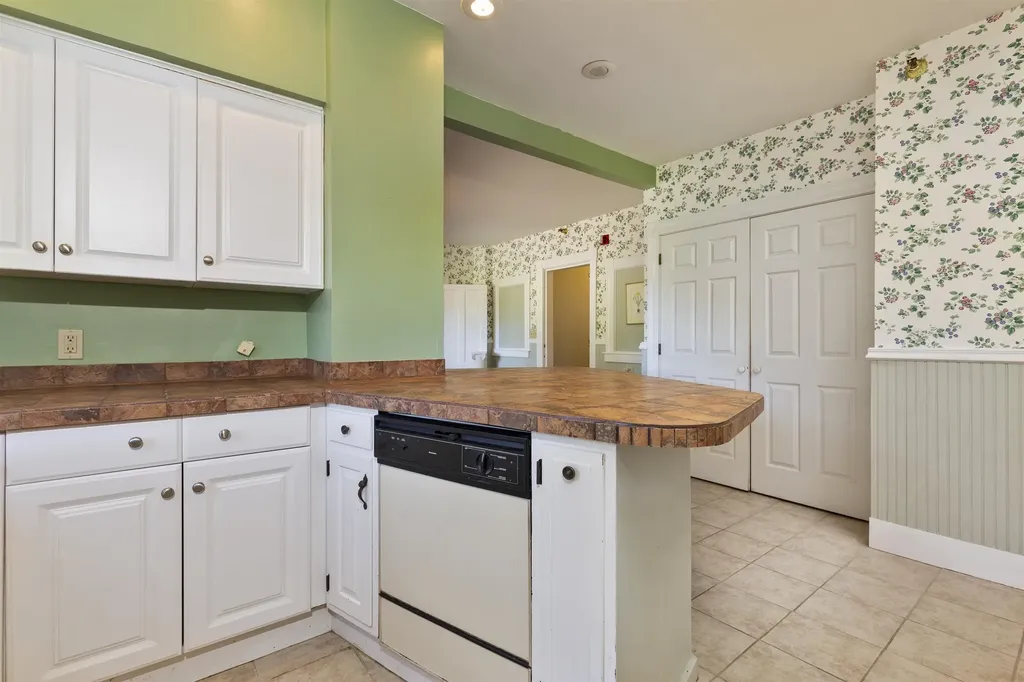 207 River Road Lyme NH 03768