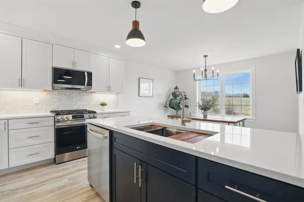 21 Brook Circle Northwood NH 03261