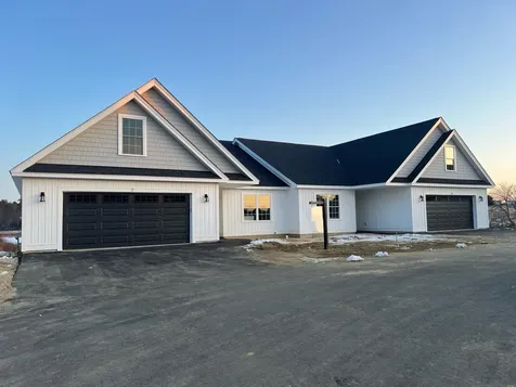 21 Brook Circle Northwood NH 03261