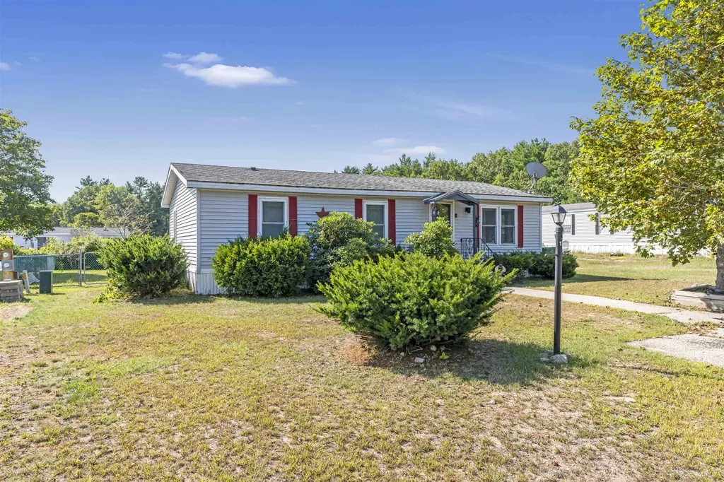 17 Wildflower Way Rochester NH 03868