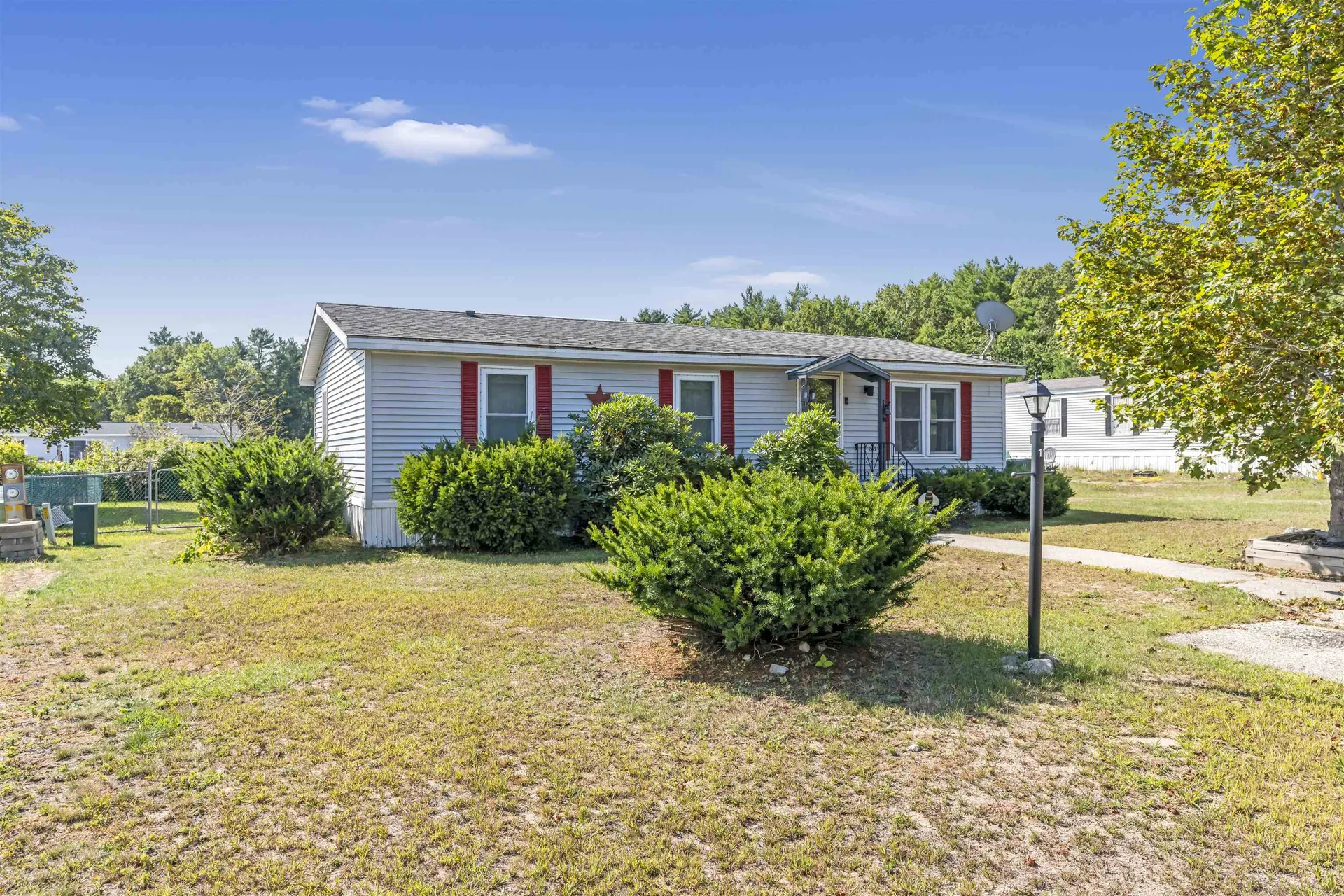 17 Wildflower Way Rochester NH 03868